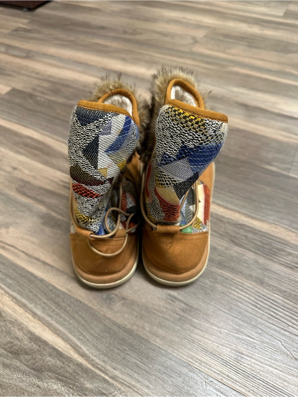 Sanuk Tripper Southwest Style Boots - Picture 2 of 10